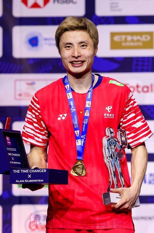 石宇奇因伤退赛获得亚军